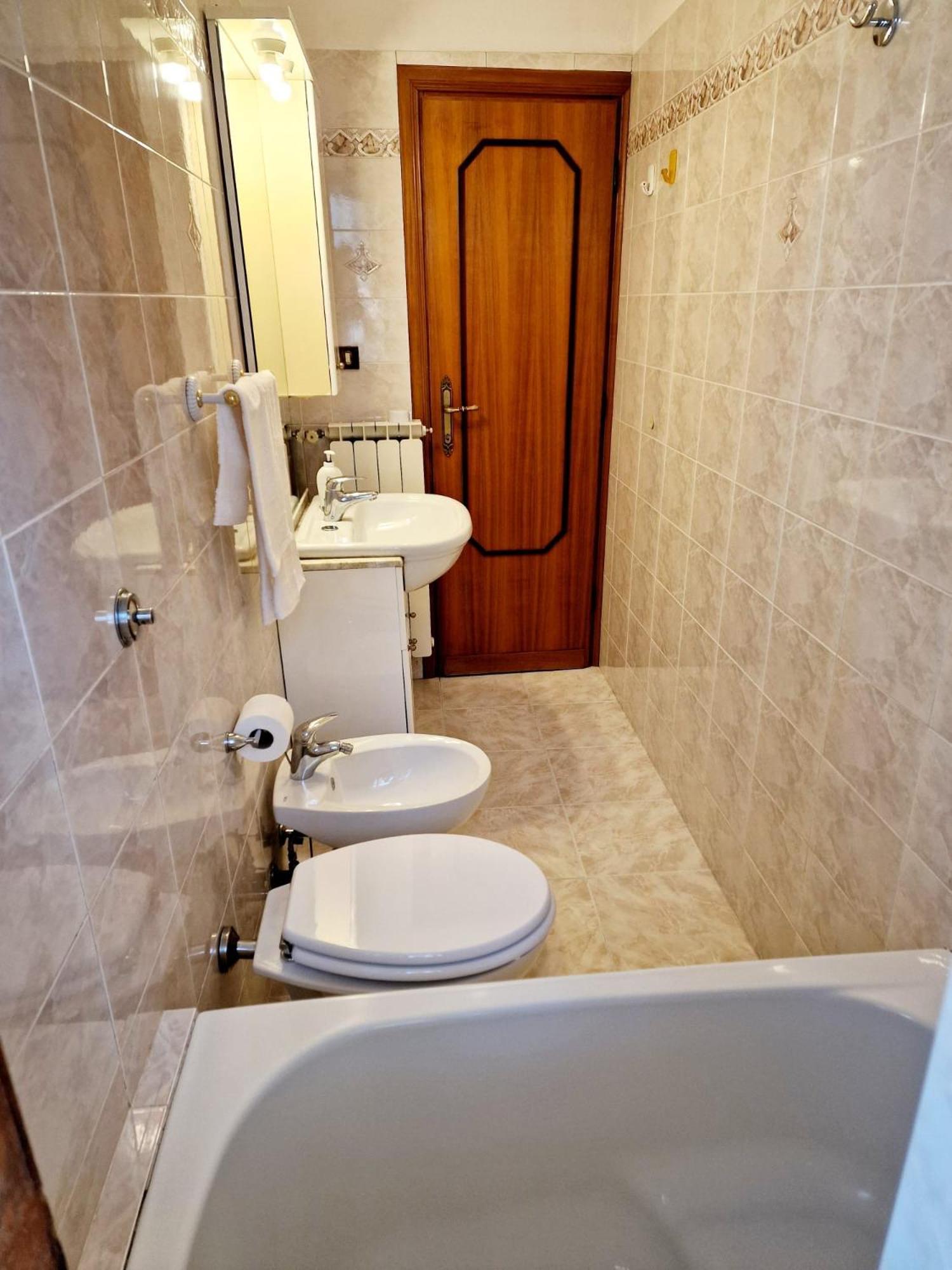 Appartamento-Castro Pretorio Рим Экстерьер фото